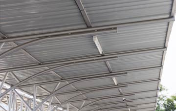 installing Potto metal roofing